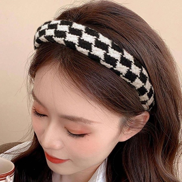 Neutral Plaid Minimalist Headband - Picture 2 of 9